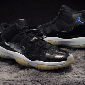 Nike Black and White Sneakers with Blue Detail